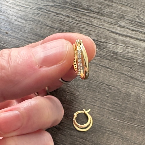 Vintage Jewelry - 💛925 Sterling Silver Tiny Golden Hoops w/ Natural Crystals Perfect for girls
